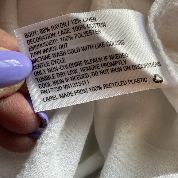 Xhilaration White Floral Embroidered Flutter Sleeve Boho Top L - Picture 5 of 6